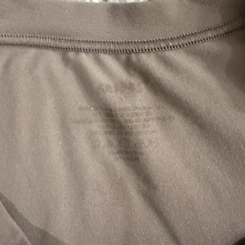 Skims T-Shirt - Picture 4 of 4